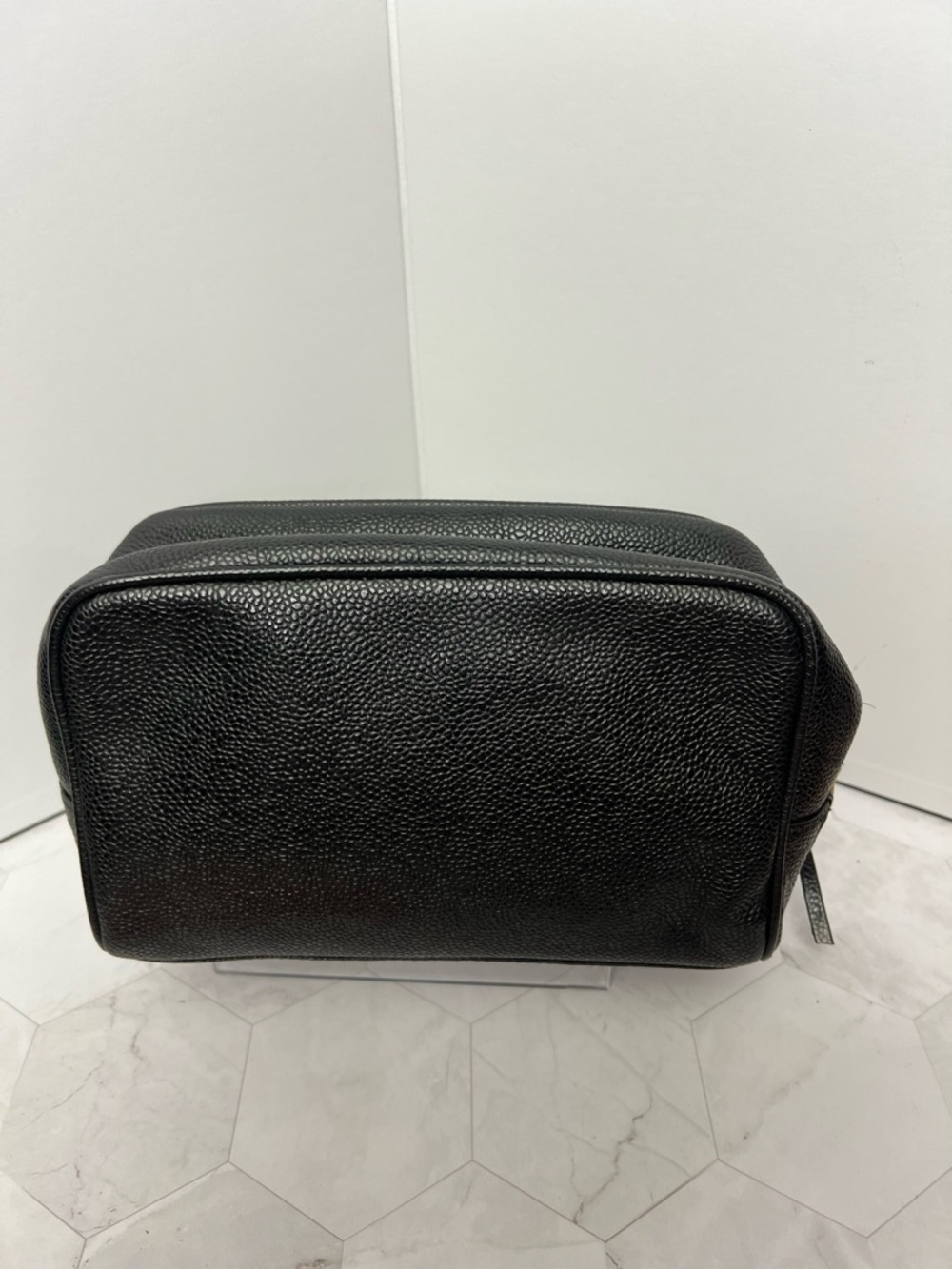CHANEL Black Caviar Leather Cosmetic Case with Embossed CC - Picture 3 of 7